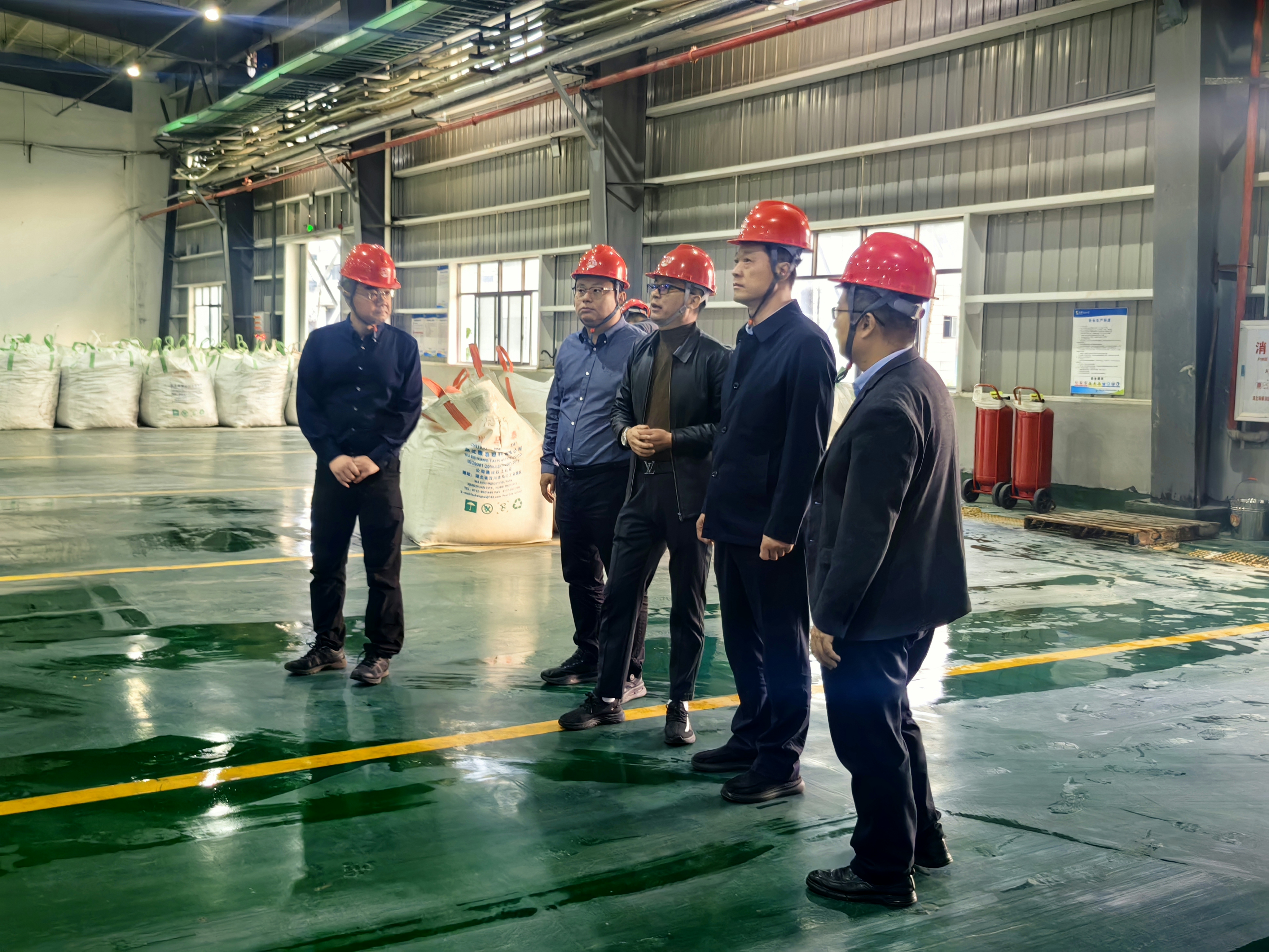 集團(tuán)黨委書(shū)記、董事長(zhǎng)王利到湖北景目環(huán)保科技有限公司調(diào)研指導(dǎo)工作